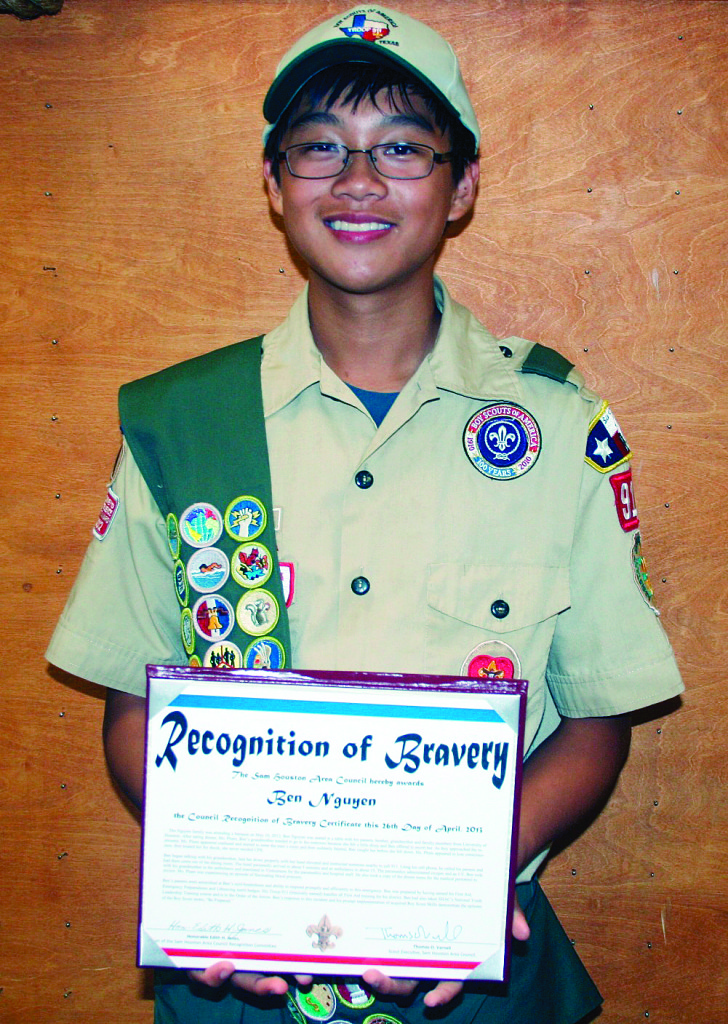Ben Nguyen receives Recognition of Bravery from the Sam Houston Area Council.