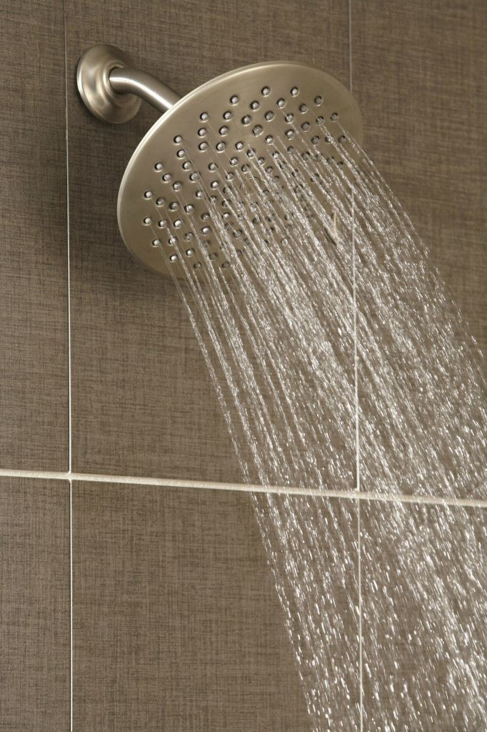 The Moen rainshower experience that you can control is available in the Velocity™ showerhead with Immersion technology. A flip of a lever allows either a calming rain rinse function or a self-pressurized spray.